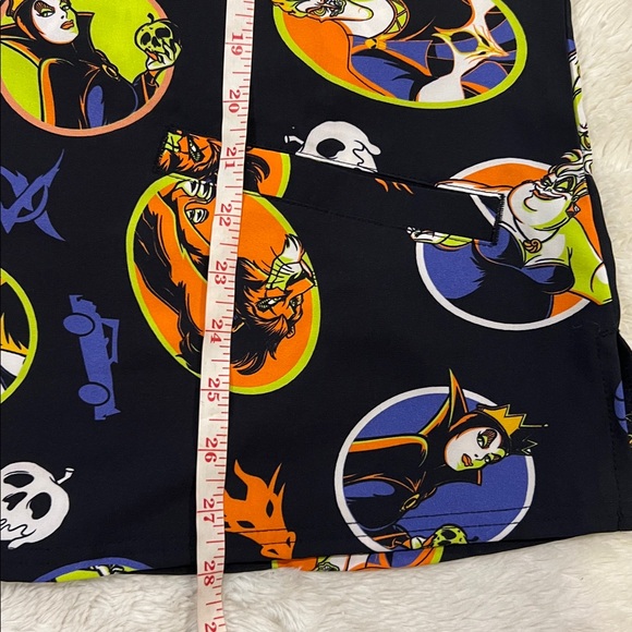Disney Villains Scrubs Top New Medium - Picture 4 of 8